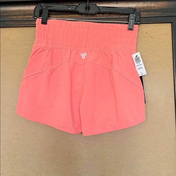 NWT TNAction Endurance Strawberry Sorbet Short 3” - Picture 3 of 10